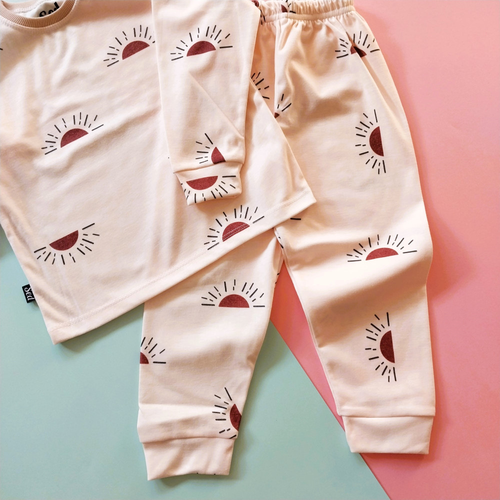 ست بلوز شلوار راحتی بچگانه طرح خورشید 6 ماه تا 7 سال