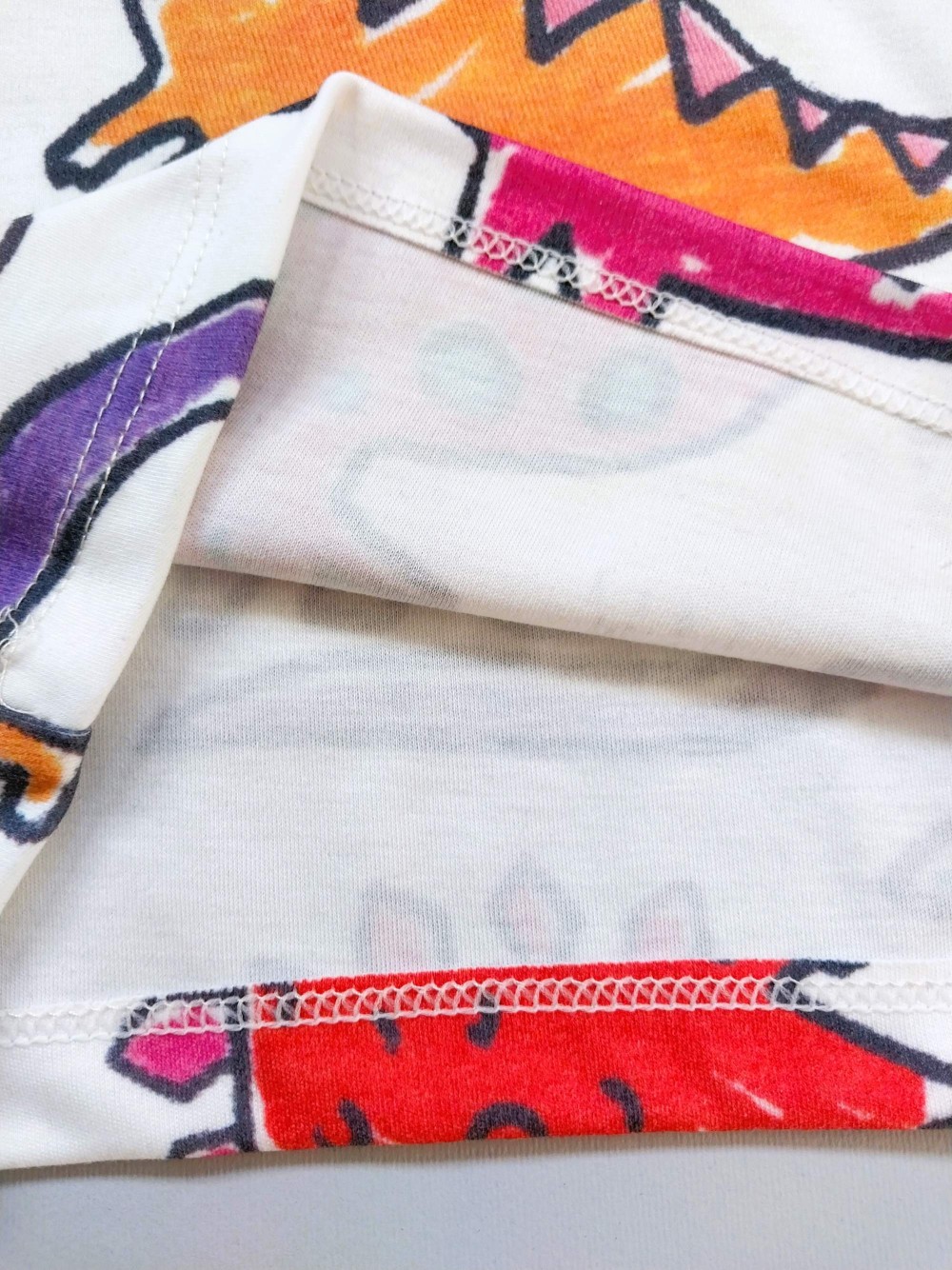 ست تیشرت شلوار راحتی بچگانه طرح دایناسور مناسب 1 تا 10 سال