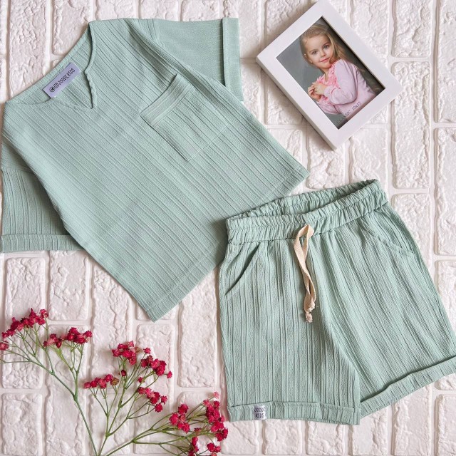 ست تیشرت و شلوارک یقه کوبایی بچگانه مناسب 3 تا 8 سال