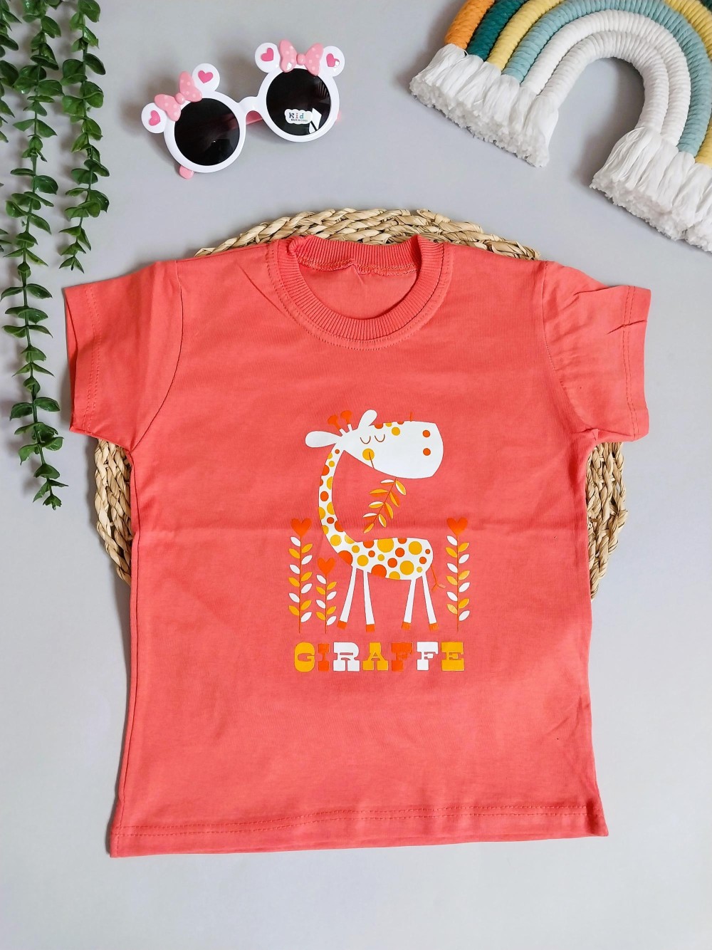 تیشرت دخترانه بچگانه طرح زرافه مناسب 2 تا 5 سال