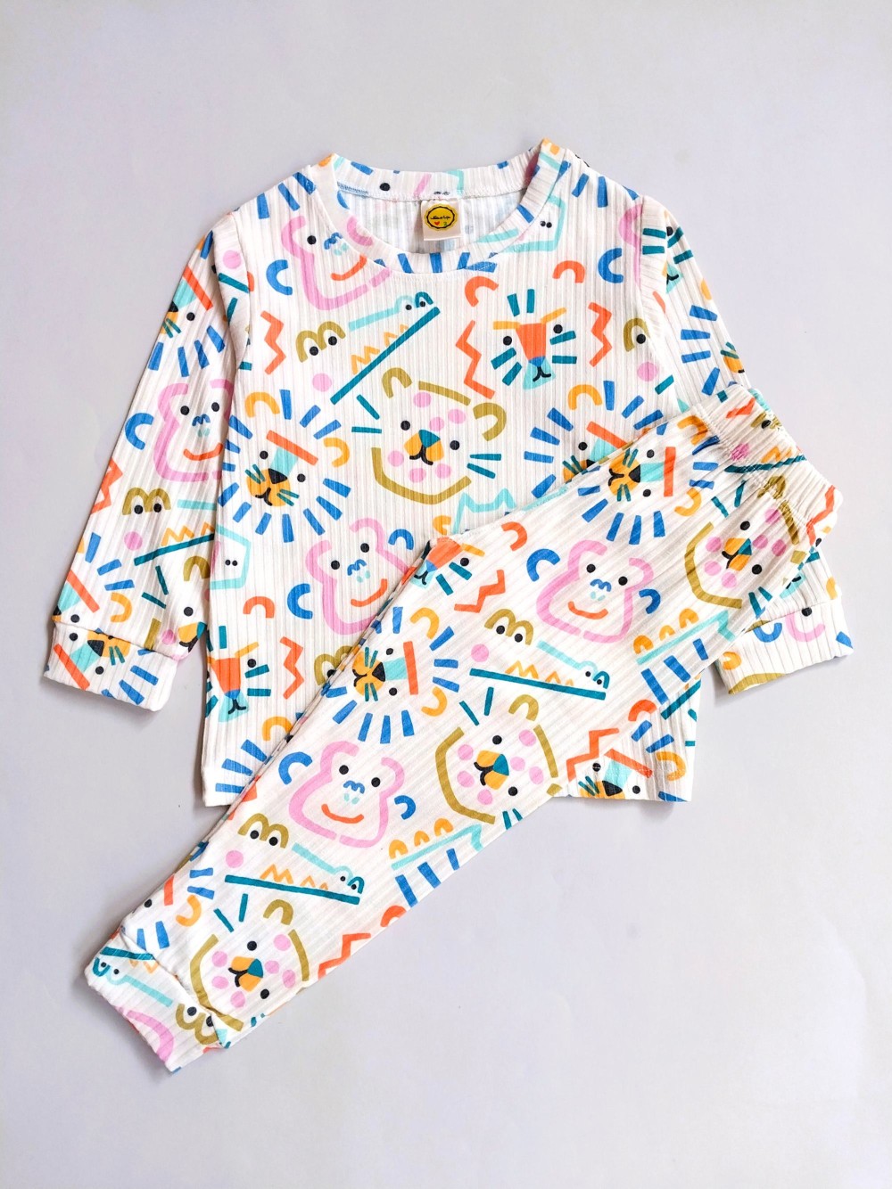 ست بلوز شلوار راحتی بچگانه طرح شیر و گربه مناسب 1 تا 8 سال