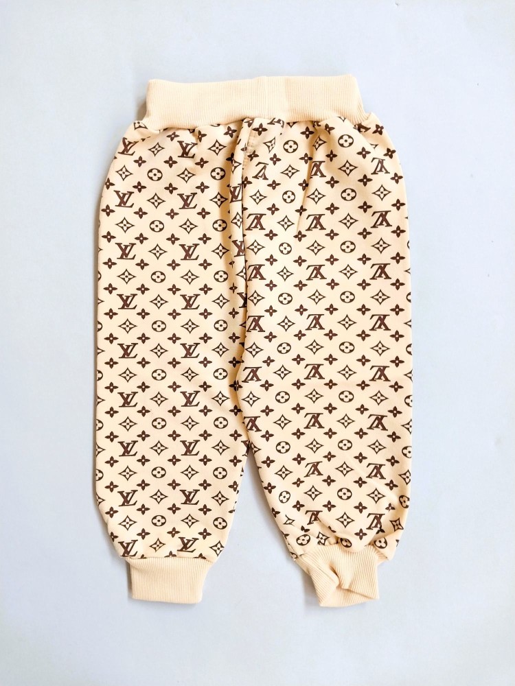 ست بلوز شلوار راحتی بچگانه طرح لویی ویتون LV مناسب یک تا چهار سال