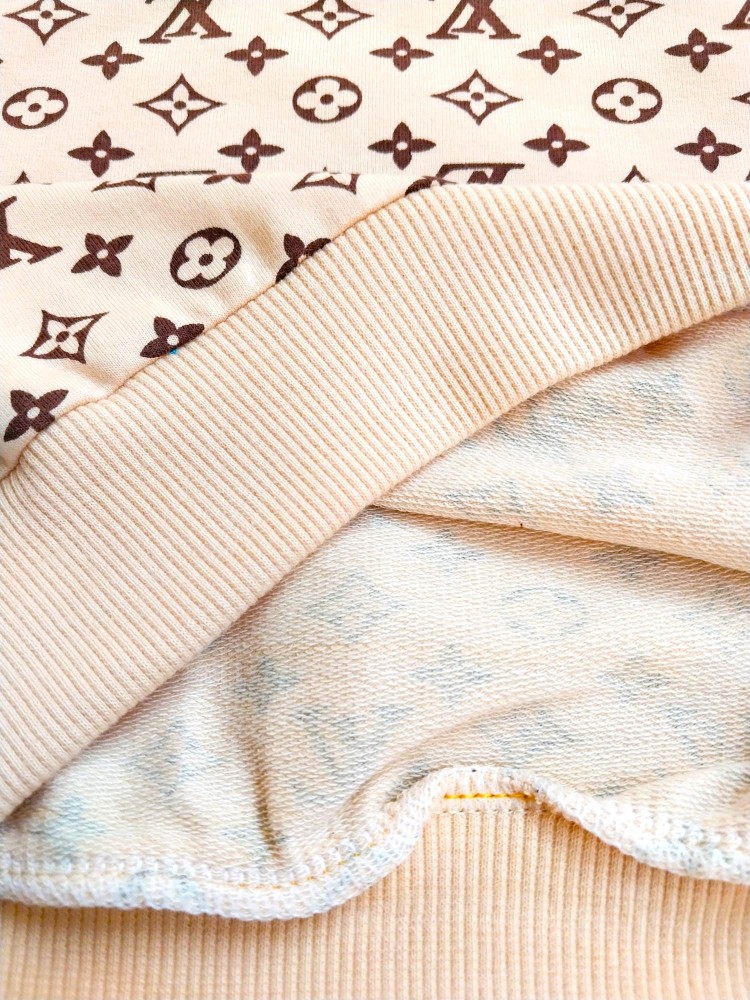 ست بلوز شلوار راحتی بچگانه طرح لویی ویتون LV مناسب یک تا چهار سال