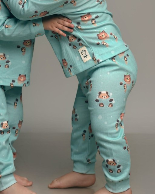 ست بلوز شلوار راحتی نوزادی طرح تدی مناسب شش ماه تا دو سال