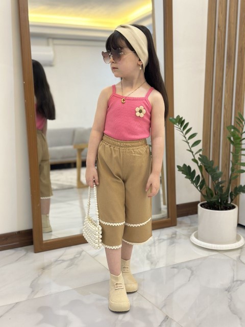 ست تاپ و شلوارک بچگانه طرح گلبرگ مناسب 2 تا 9 سال